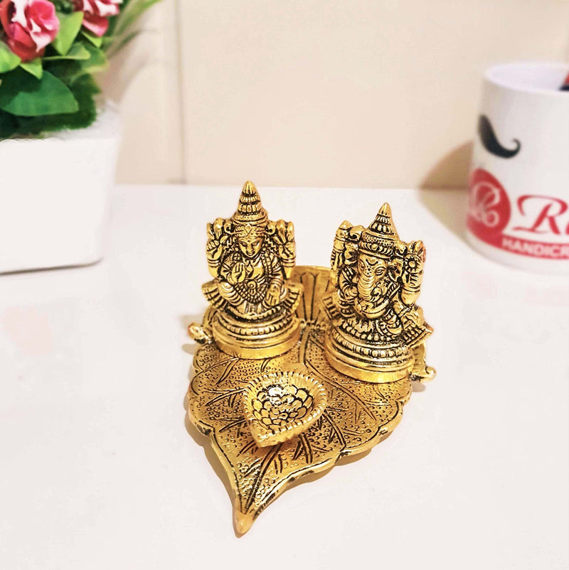 KridayKraft Laxmi Ganesha Metal Statue,Laxmi Ganesha Murti with Diya for Pooja,Ganpati Idol for Home Decor,Gift Your Relatives,Religious Idol Gift Article,Showpiece Figurines...