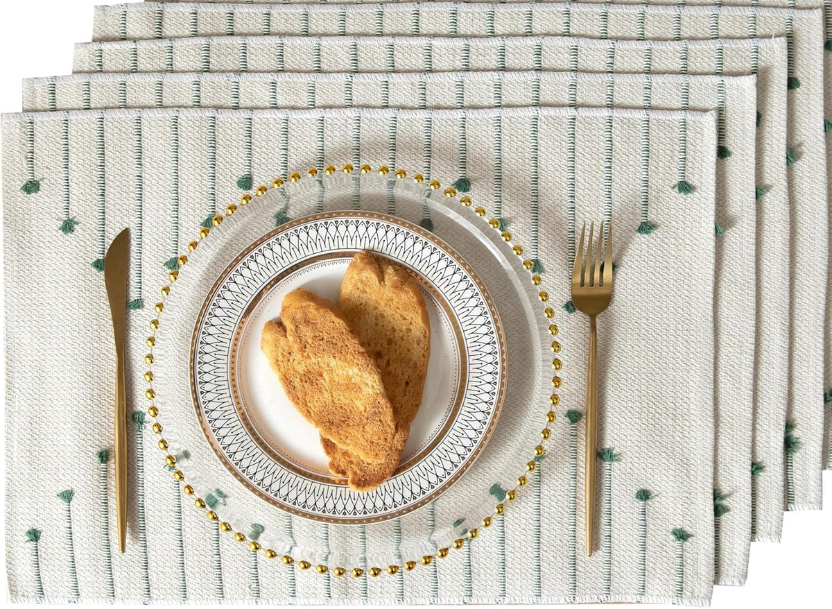 ALSTONIA Handmade Cotton Dining Table Placemats | Heat Resistant Dining Table Place Mats |Kitchen Tabletop|Kitchen Coffee Center Table & Eating Areas (Green & White, 4 Pcs Placemats) Kafalo