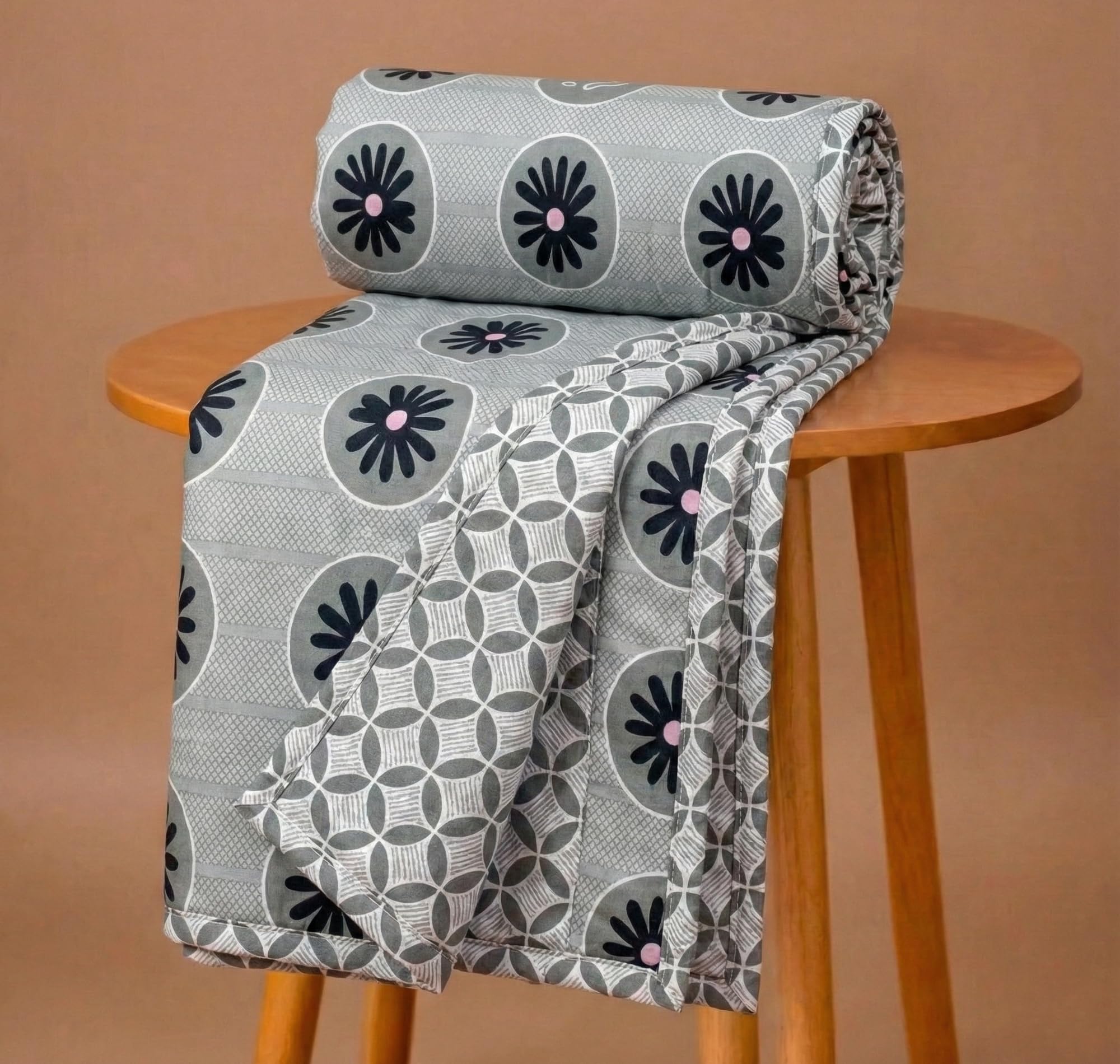 VAS COLLECTIONS Cotton AC Blanket for Single Bed (152 x 225 cm) | Reversible Soft Lightweight All-Season Blanket | Skin-Friendly & Breathable Comforter (Silver Blossom Grey) Kafalo