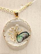 Sapraa Trends White real flower preserved Teardrop Pendant Set with Gold Chain | Handmade Resin Jewelry for Girls | Glossy Finish | Trendy & Gift-Ready