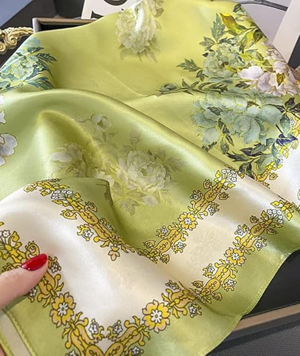 Eqbdilothic Scarf for Women Stylish, Silk Scarf for Women, Flower Pattern Design, Suitable for Fashion, Travel and Gifting