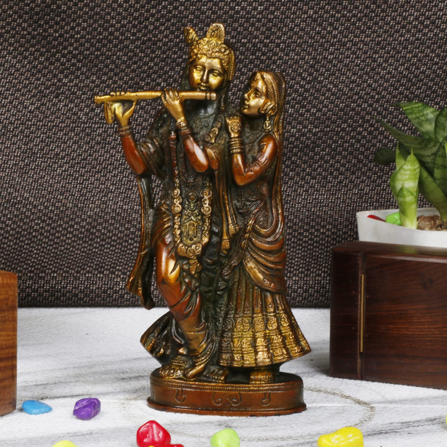ARTVARKO Radha Krishna Brass Idol Statue Beautiful Divine Love Couple Sculpture Temple Puja Home D?cor Gift Antique Copper Gold 8 Inches