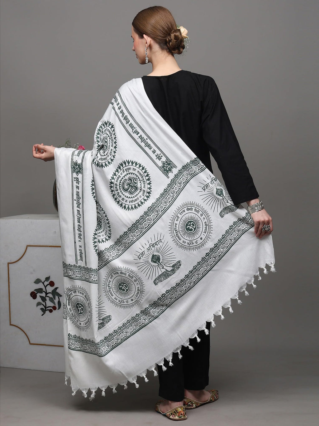 Exotic India Women's Shawl (SRB91_White_7.0 x 3.8 ft)