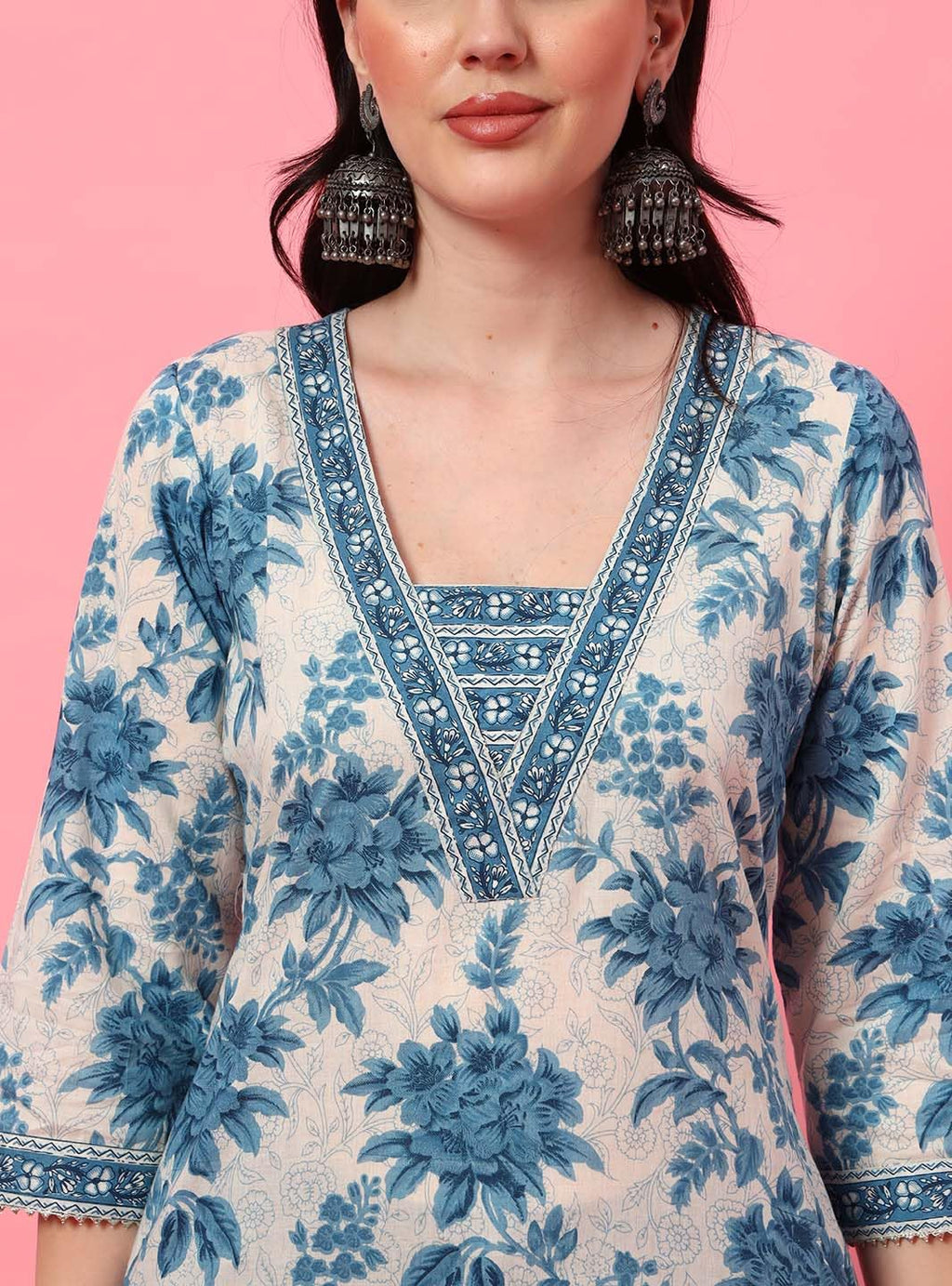 MAHUKAA Blue Floral V-Neck Straight Kurta with Screen Print