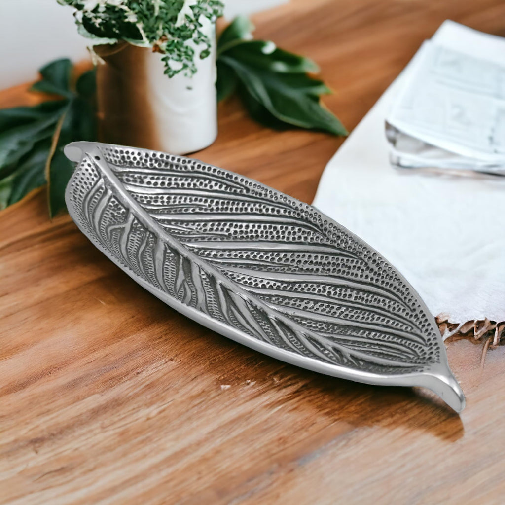KridayKraft Hand Crafted Metal Leaf Shape Silver Plated Tray Perfect for Home Centre Table Serving Dry Fruits (Silver, Pack of 1)