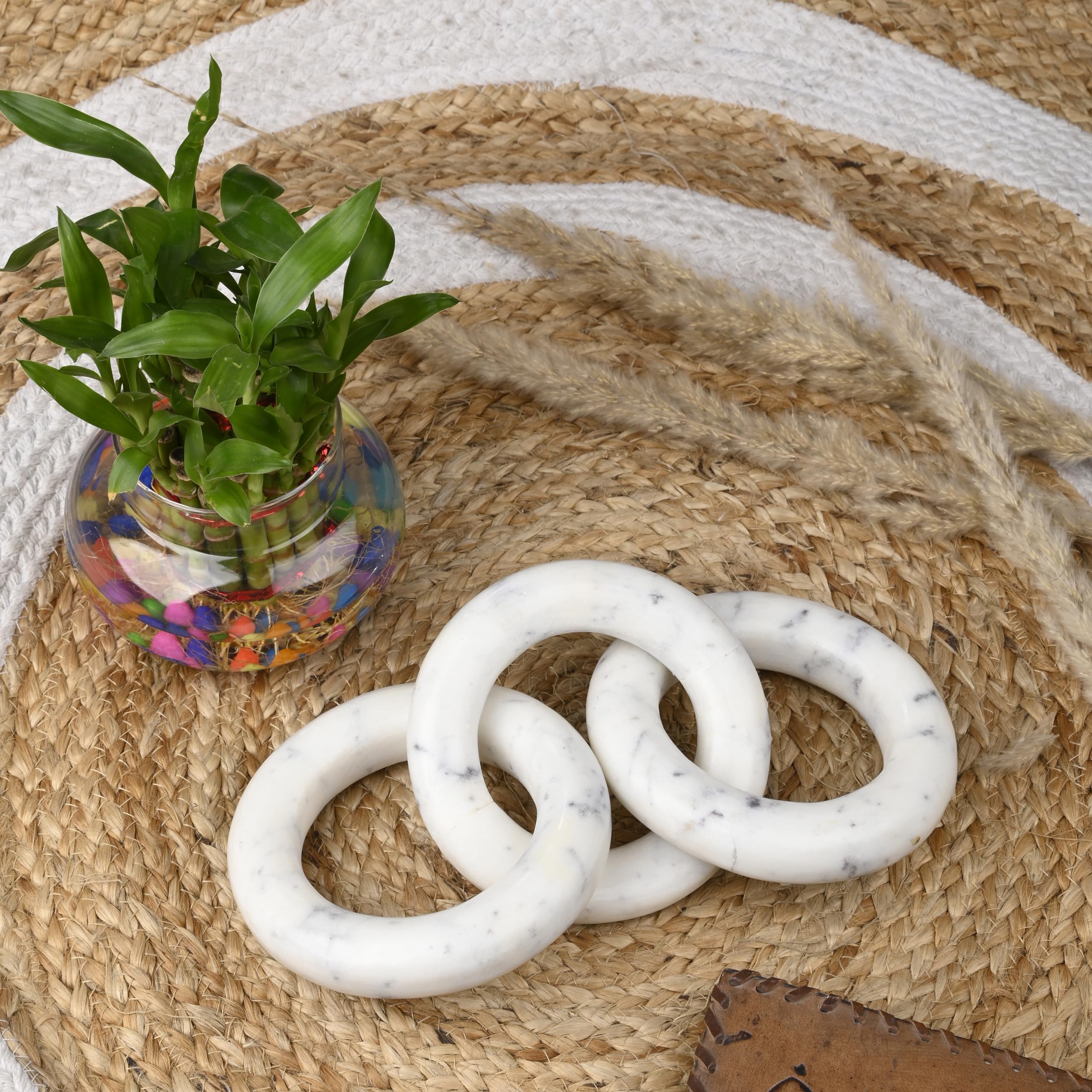 SAUDEEP INDIA Elegant 3-Link Marble Circle White Chain Link Knot- Modern Coffee Table Decor Items- Bookshelf Home Decor, Table Decorations for Living Room or Office(10x4.5 in)