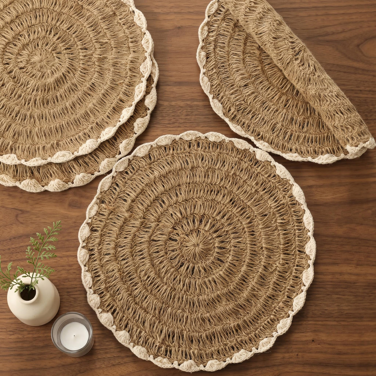 R home Jute Dune Weave Set of 4 Handmade Crochet Round Placemats, 15 Inch Heat Resistant & Machine Washable Table Mats for Dining Table, Side Table, Coffee Table, Centre Table, Natural Boho Home Decor Kafalo