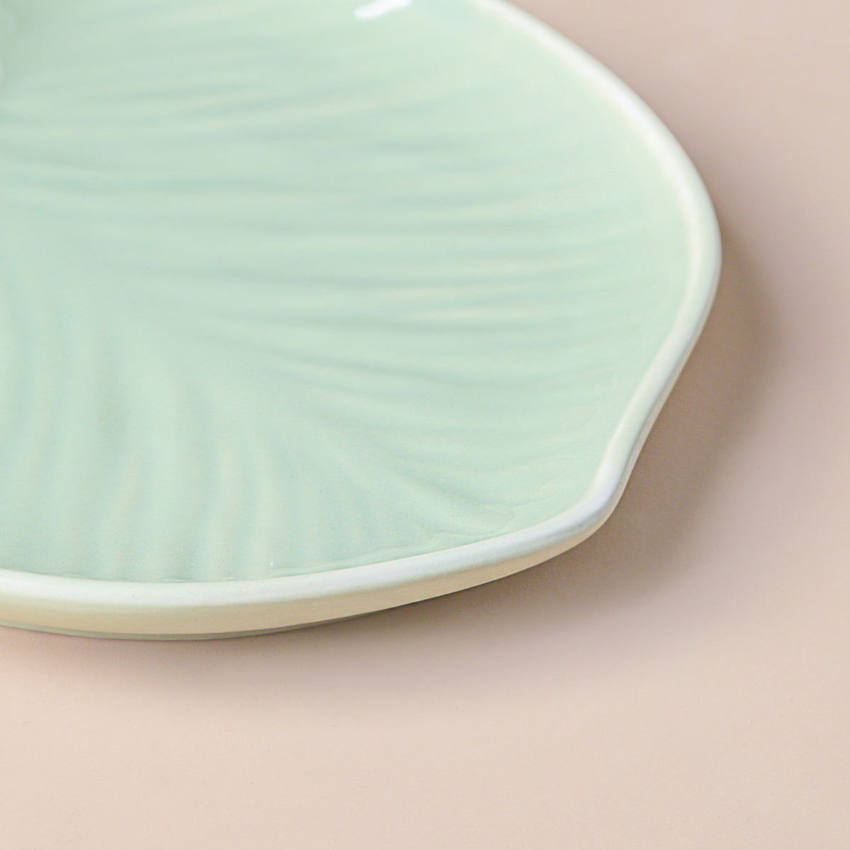 Taro Leaf Small Snack Plate 7 Inch Nestasia