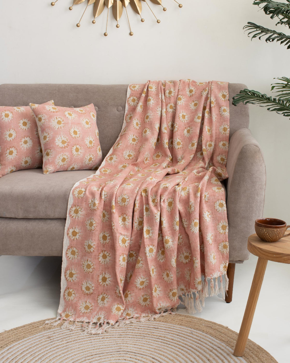 DMAASA Cotton Throw Blanket with 2 pc Cushion Cover Daisy Floral Print, Pink, Tassel Embellishment, Sofa Cover, 177.8 x 127 cm or 50x70 Inch (Sunflower Daisy Print) Kafalo