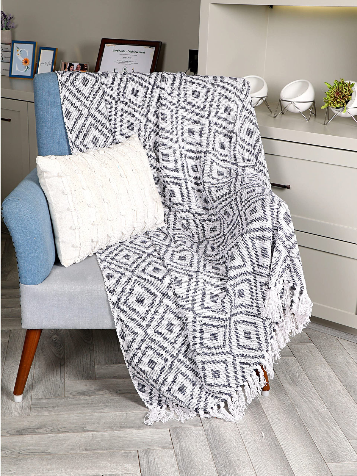 SASHAA WORLD Woven Diamond Pattern Throw Blanket | Throw for Living Room, Sofa and Bed Room | Navy & Grey Throw Blanket | 125x150 cm, Pack of 1 Kafalo