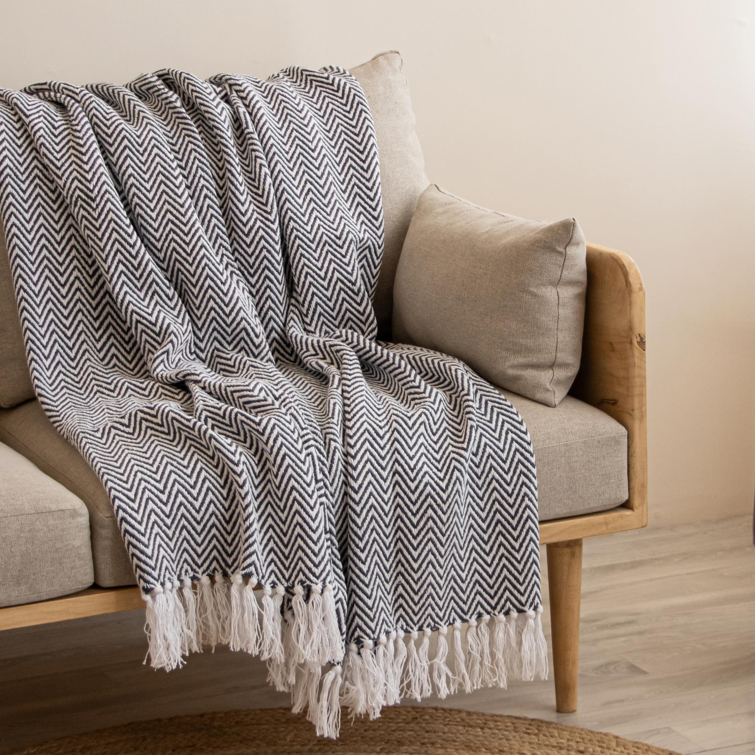 HOMEMONDE Cotton Throw 50 X 60 Inches Decorative Living Room Couch And Sofa Knitted Blanket With Tassels Chevron, (Grey - 127 X 152 Cm, 200 Tc) Kafalo