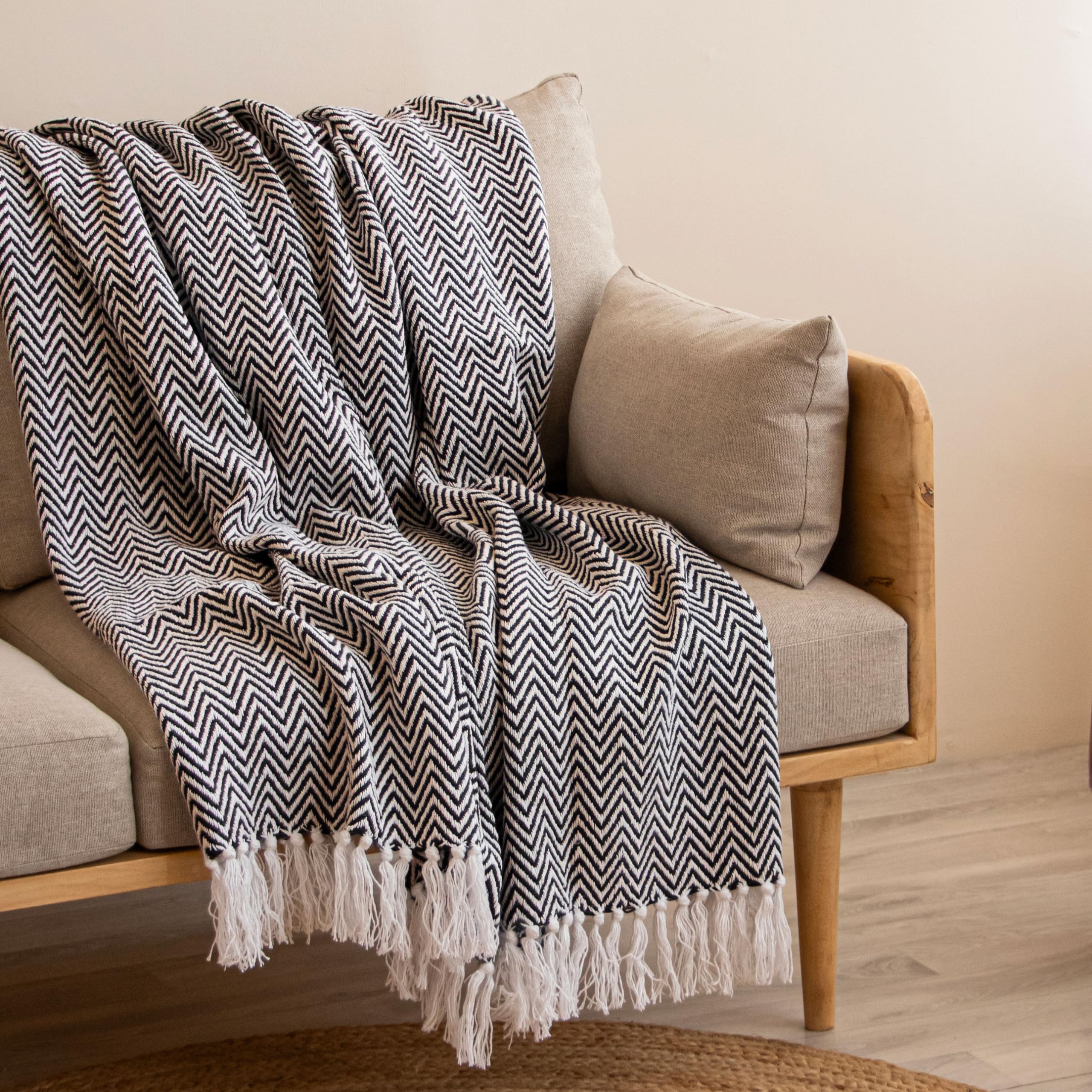 HOMEMONDE Cotton Throw 50 X 60 Inches Decorative Living Room Couch And Sofa Knitted Blanket With Tassels Chevron, (Black- 127 X 152 Cm), 200 TC Kafalo