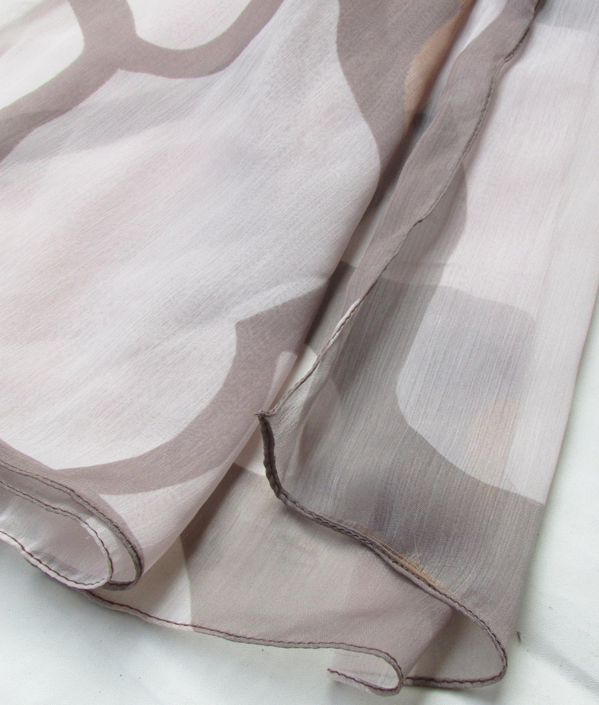 Fabtone Women’s Chiffon Scarf/Stole - Beige Grey Big Butterfly Print, 100 x 180 cm, Soft Fabric, Easy Care, Summer Neck Cover, Sunlight & Dust Protection, Absorbs Sweat