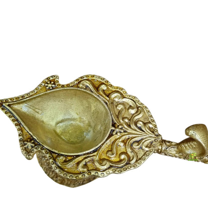 Light Weighted  Brass Diya with Handle | Antique Oil Lamp for Puja & Home Decor | Handcrafted Brass Diya with Long Handle | Religious Decor & Festive Gift Item (Yellow, 2.2 Inch)