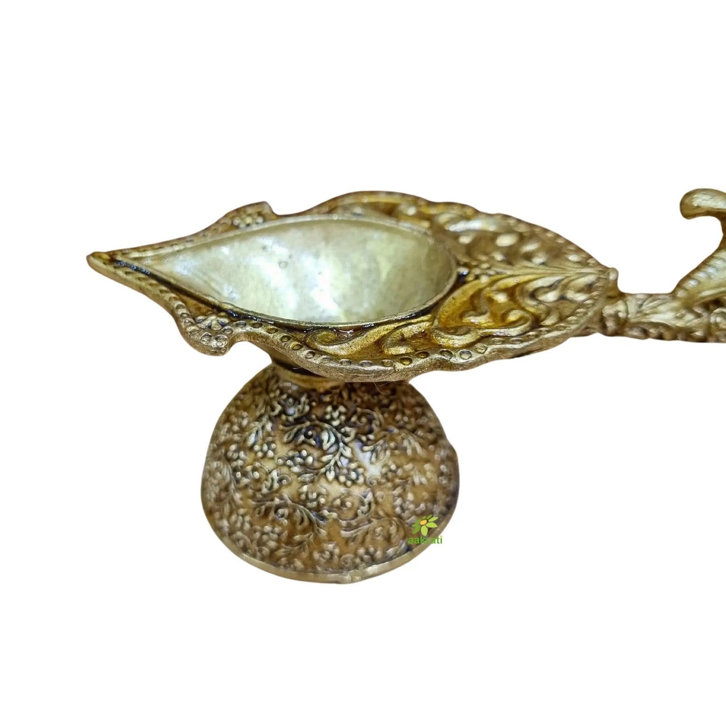 Light Weighted  Brass Diya with Handle | Antique Oil Lamp for Puja & Home Decor | Handcrafted Brass Diya with Long Handle | Religious Decor & Festive Gift Item (Yellow, 2.2 Inch)