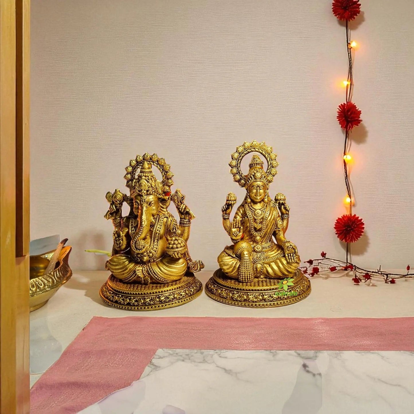 Pure Brass Laxmi Ganesh Murti | Decorative Idol for Temple & Festive Gifting | Light Weighted Lakshmi Ganesh Brass Idol Set (Yellow, 3 Inch)