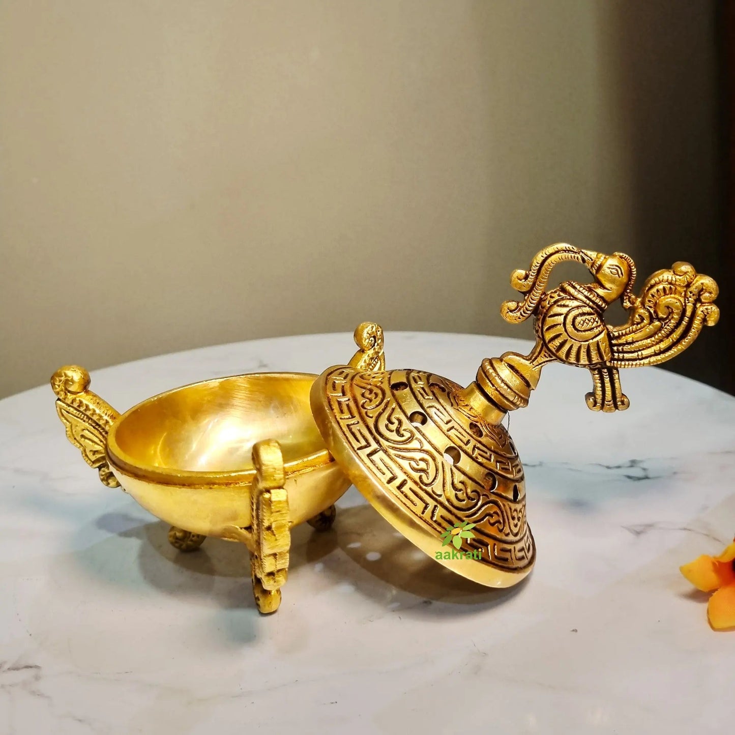 Brass Dhoop Daani for Pooja | Handcrafted Incense Burner for Pooja |Handcrafted Brass Dhoop Daani (Yellow, 6 Inch)