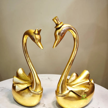 Handcrafted Brass Swan Pair Statue | Swan Showpiece for Couples, Weddings & Housewarming Gifts | Brass Swan Pair (Yellow, 8 Inches)