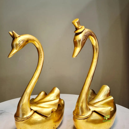 Handcrafted Brass Swan Pair Statue | Swan Showpiece for Couples, Weddings & Housewarming Gifts | Brass Swan Pair (Yellow, 8 Inches)