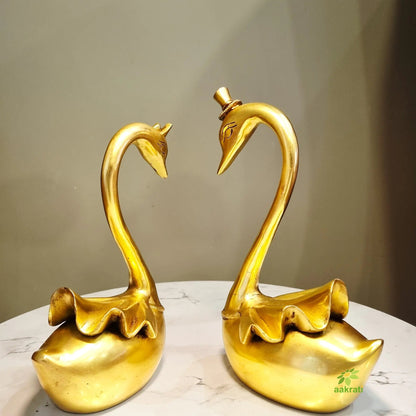 Handcrafted Brass Swan Pair Statue | Swan Showpiece for Couples, Weddings & Housewarming Gifts | Brass Swan Pair (Yellow, 8 Inches)