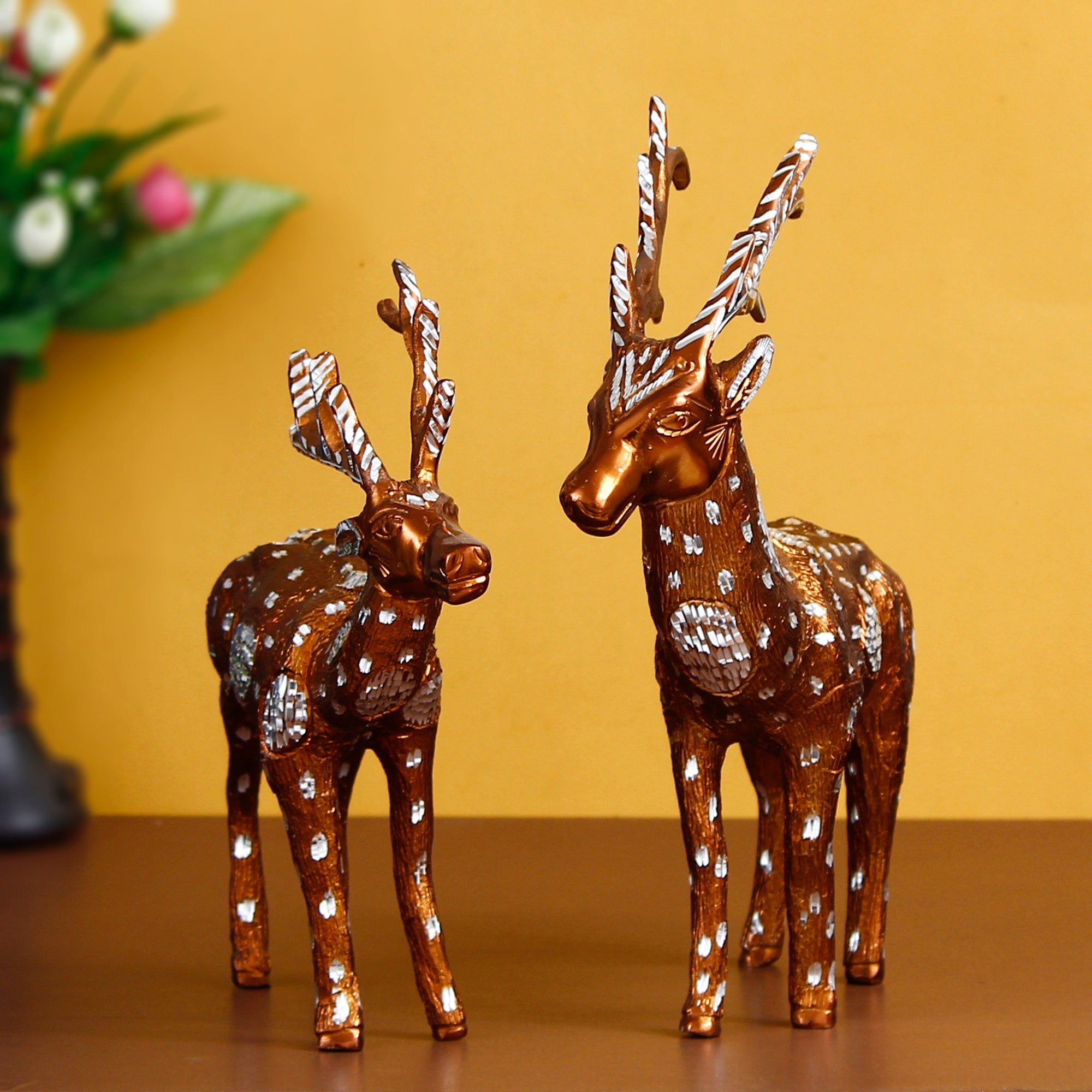 Set of 2 Brown and Silver Metal Deer statue Kafalo