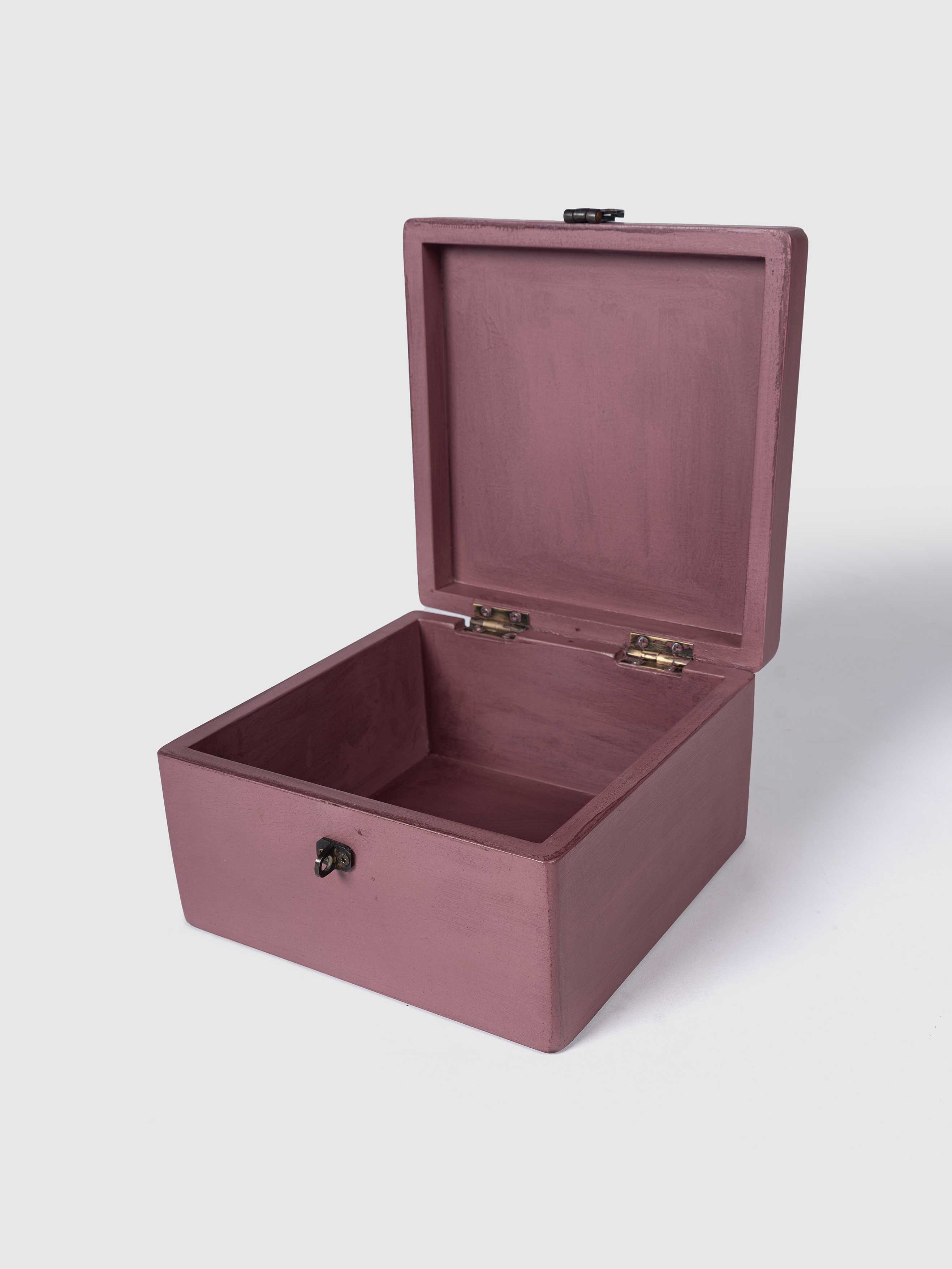 Kanial Wooden Box (Pink) Contrast Living