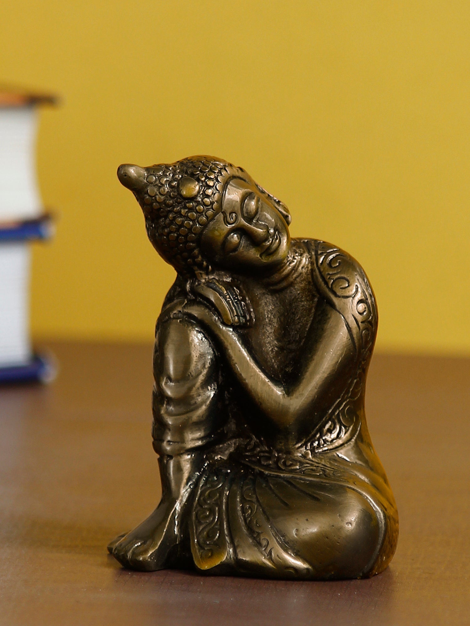 Metal Resting Buddha On Knee Statue Kafalo