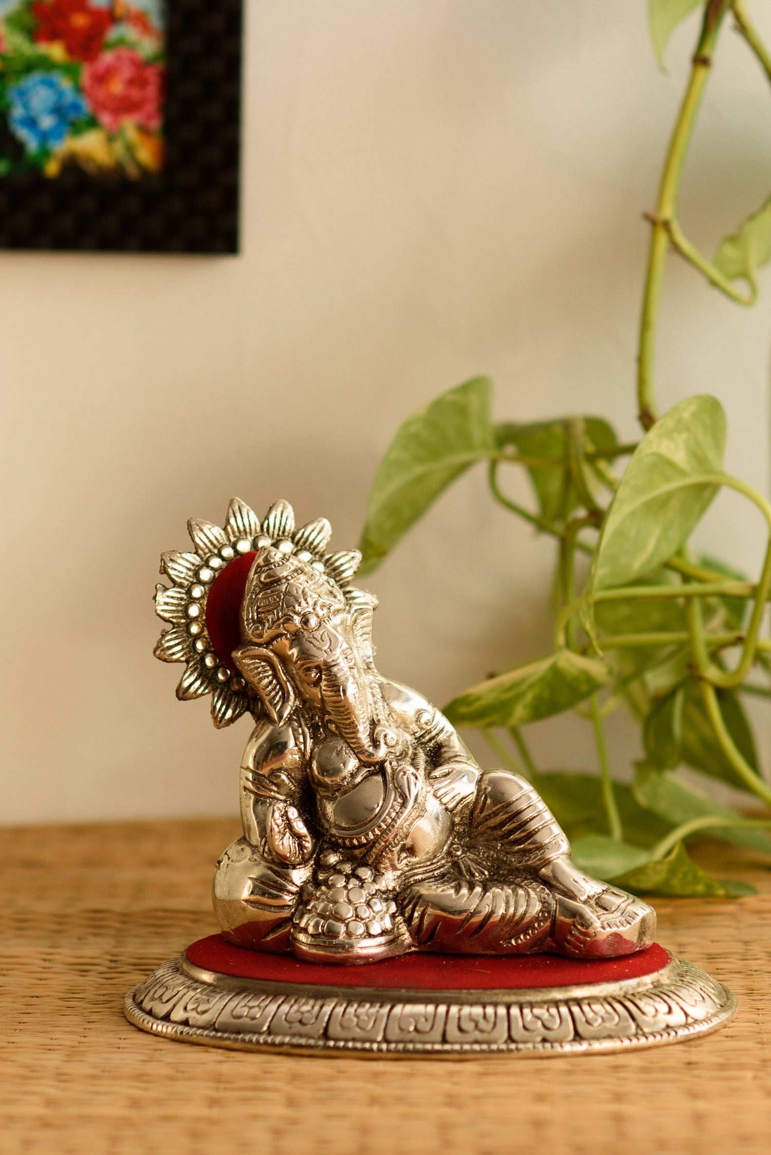 White Metal Silver and Red Lord Ganesha Idol Kafalo