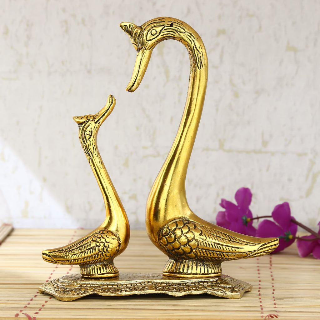 Golden Metal Loving swan couple showpiece Kafalo