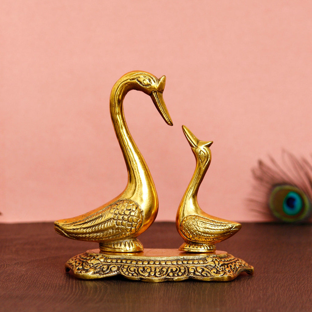 Golden Metal Loving Swan Couple Decorative statue Kafalo