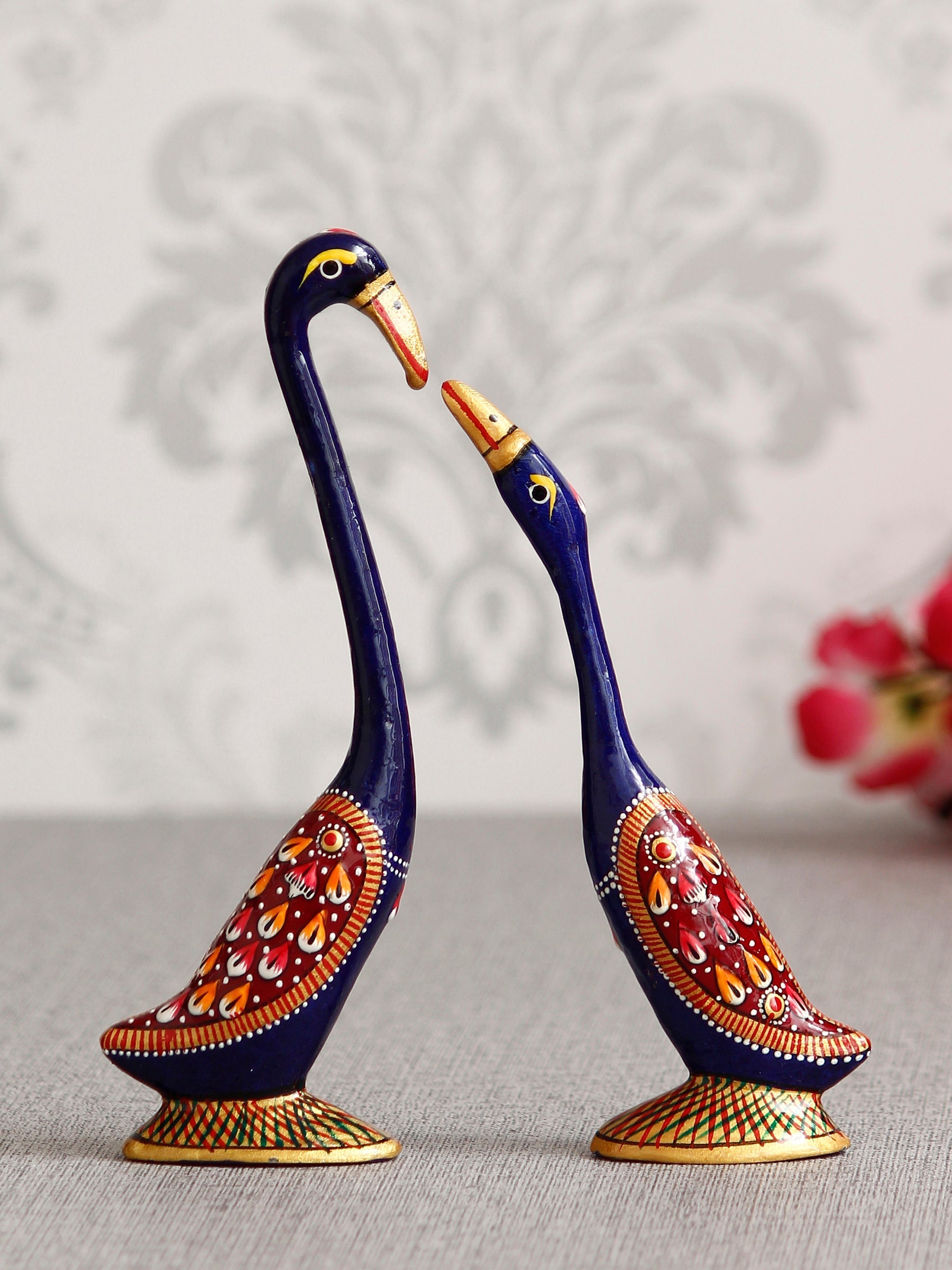 Red and Blue Metal Loving Swan Couple Showpiece Kafalo
