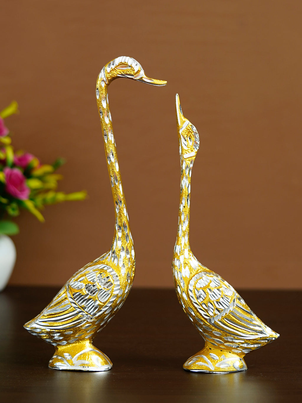 Golden Metal Kissing Swan Couple Handcrafted Decorative showpiece Bird Figurine Set Kafalo