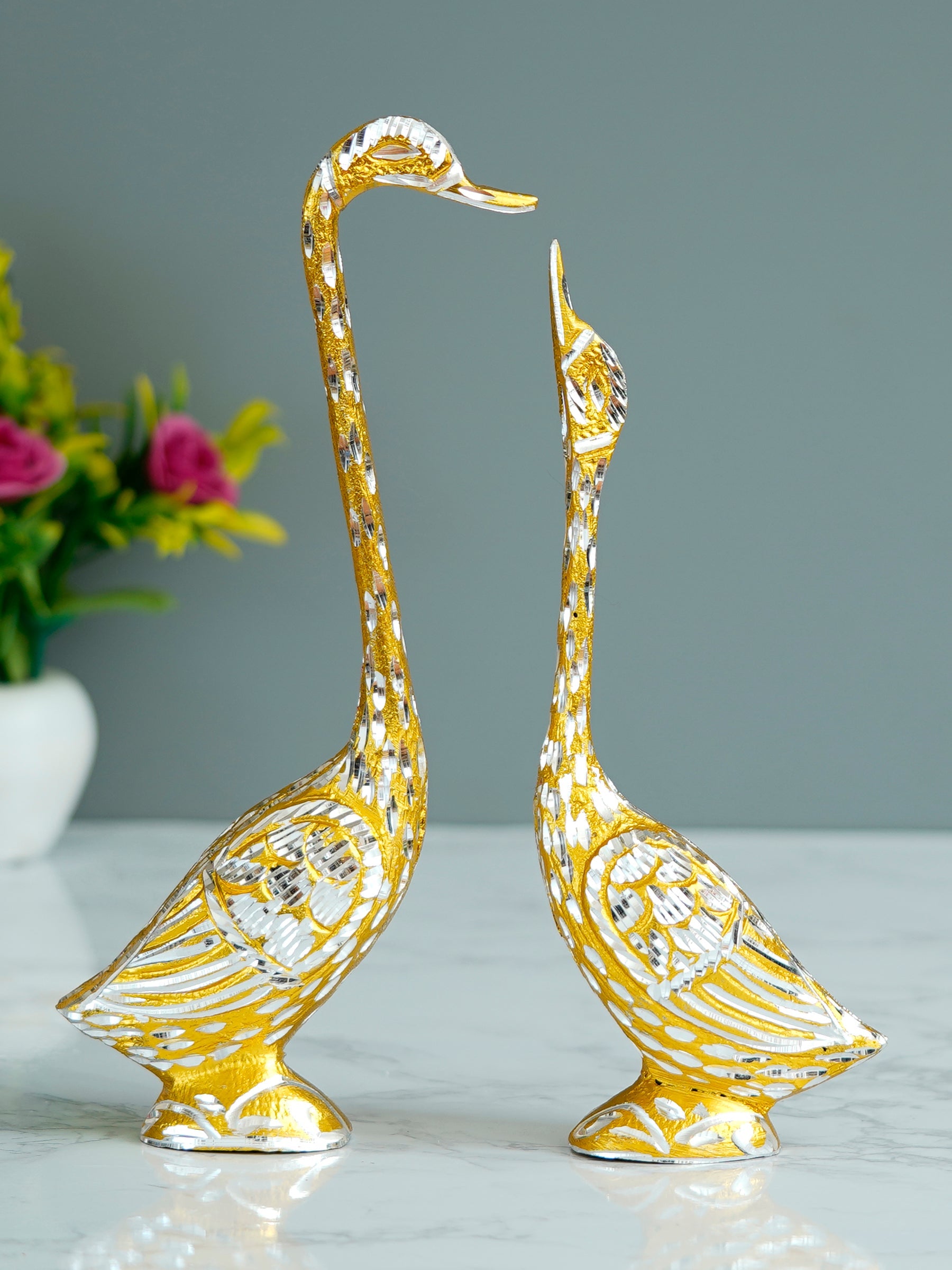 Golden Metal Kissing Swan Couple Handcrafted Decorative showpiece Bird Figurine Set Kafalo