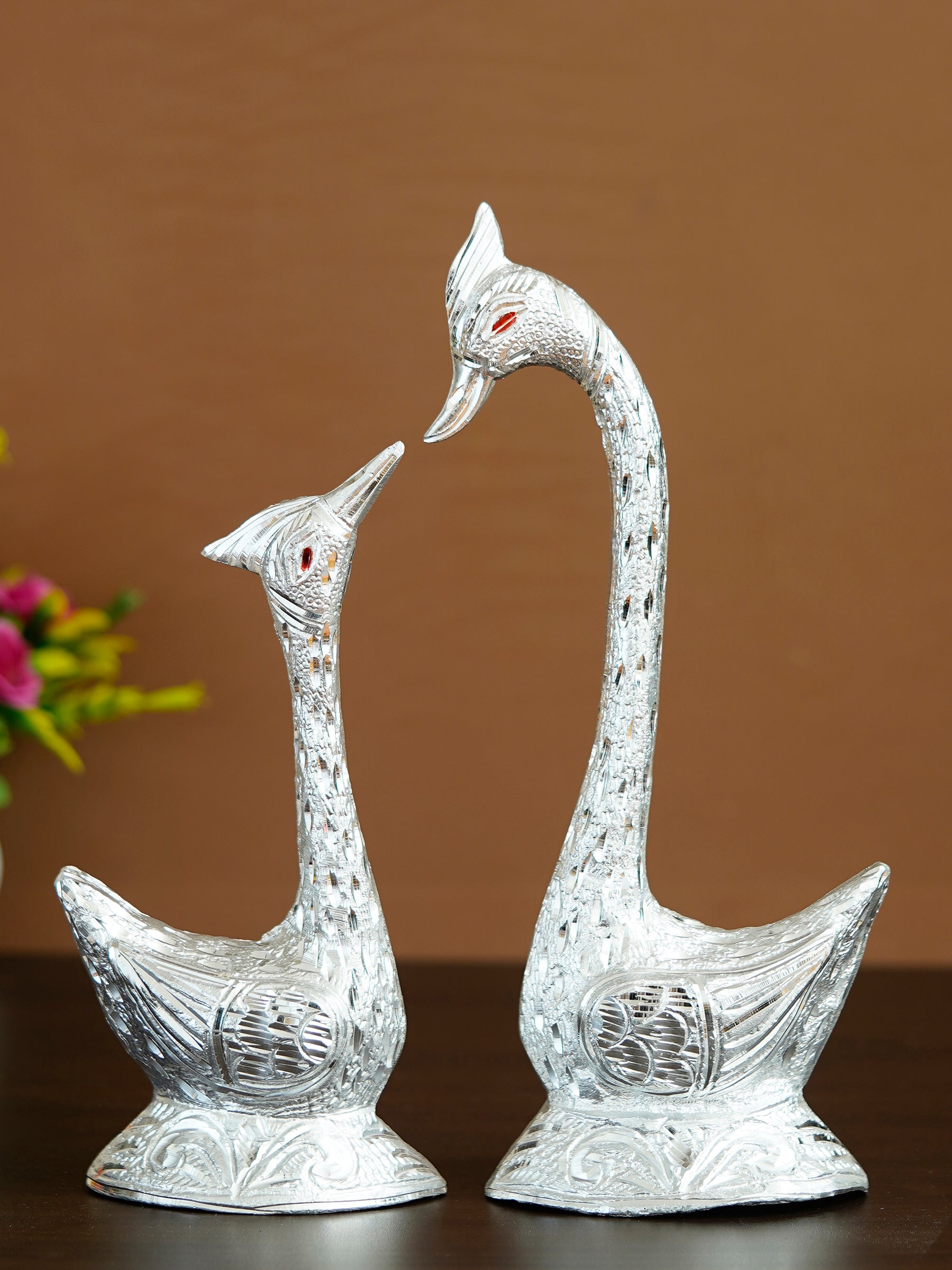 12 Inch Silver Kissing Swan Couple Handcrafted Decorative Figurine Kafalo