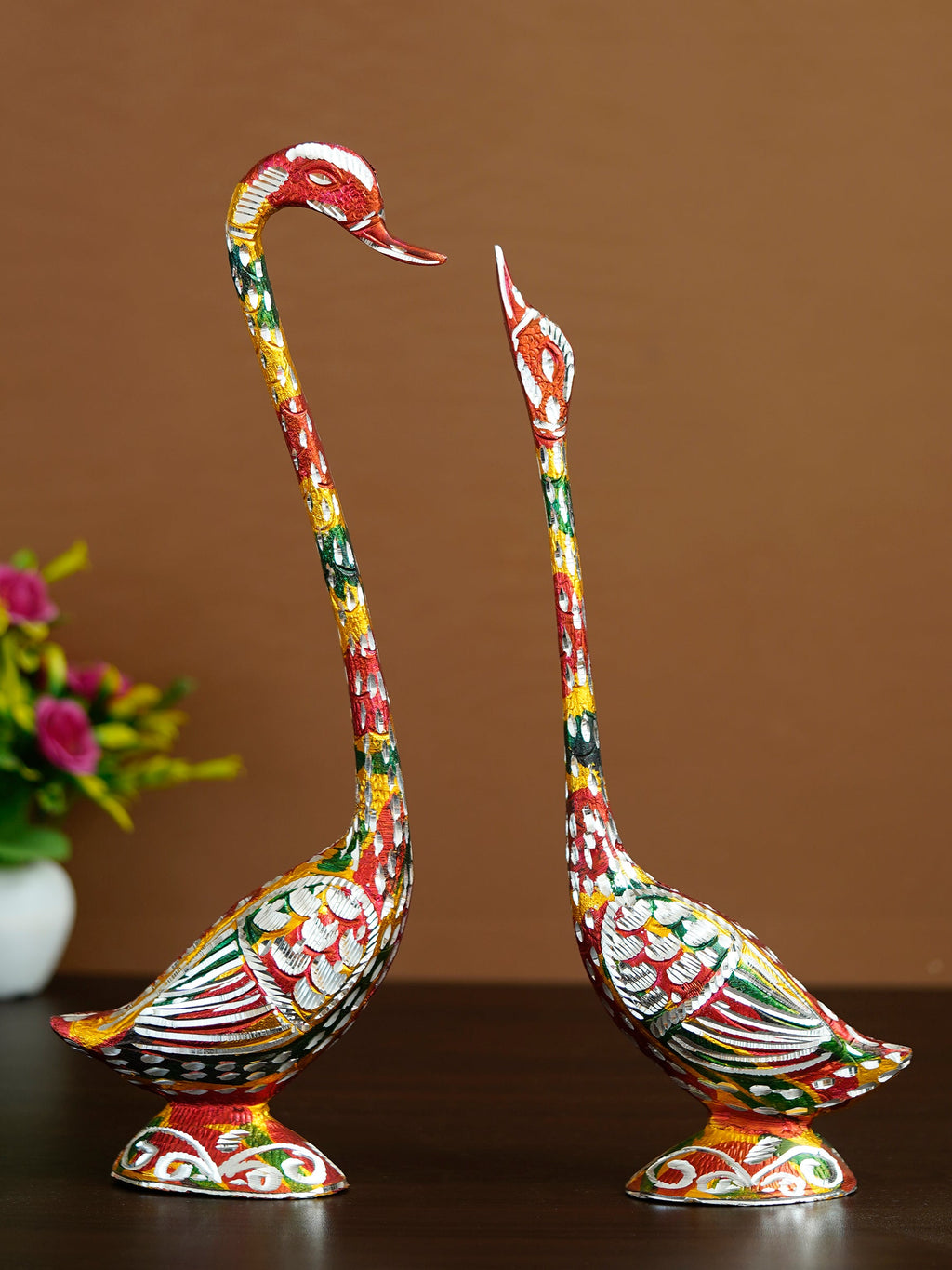 Colorful Metal Kissing Swan Couple Handcrafted Decorative Figurine Kafalo