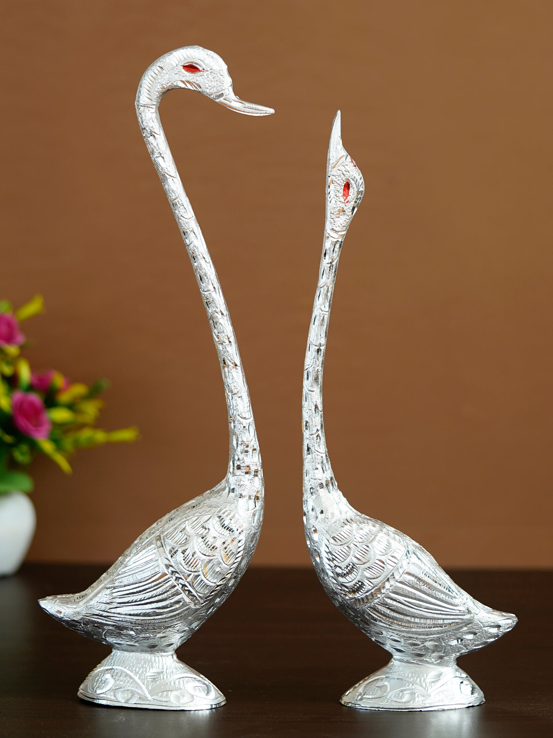 Silver Metal Kissing Swan Couple Handcrafted Decorative showpiece Kafalo