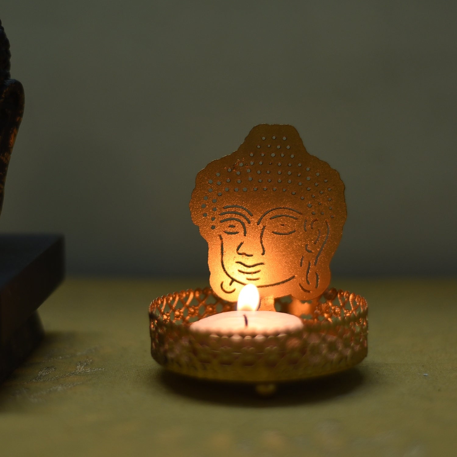 Metal Golden Shadow Lord Buddha tea light candle holder Kafalo