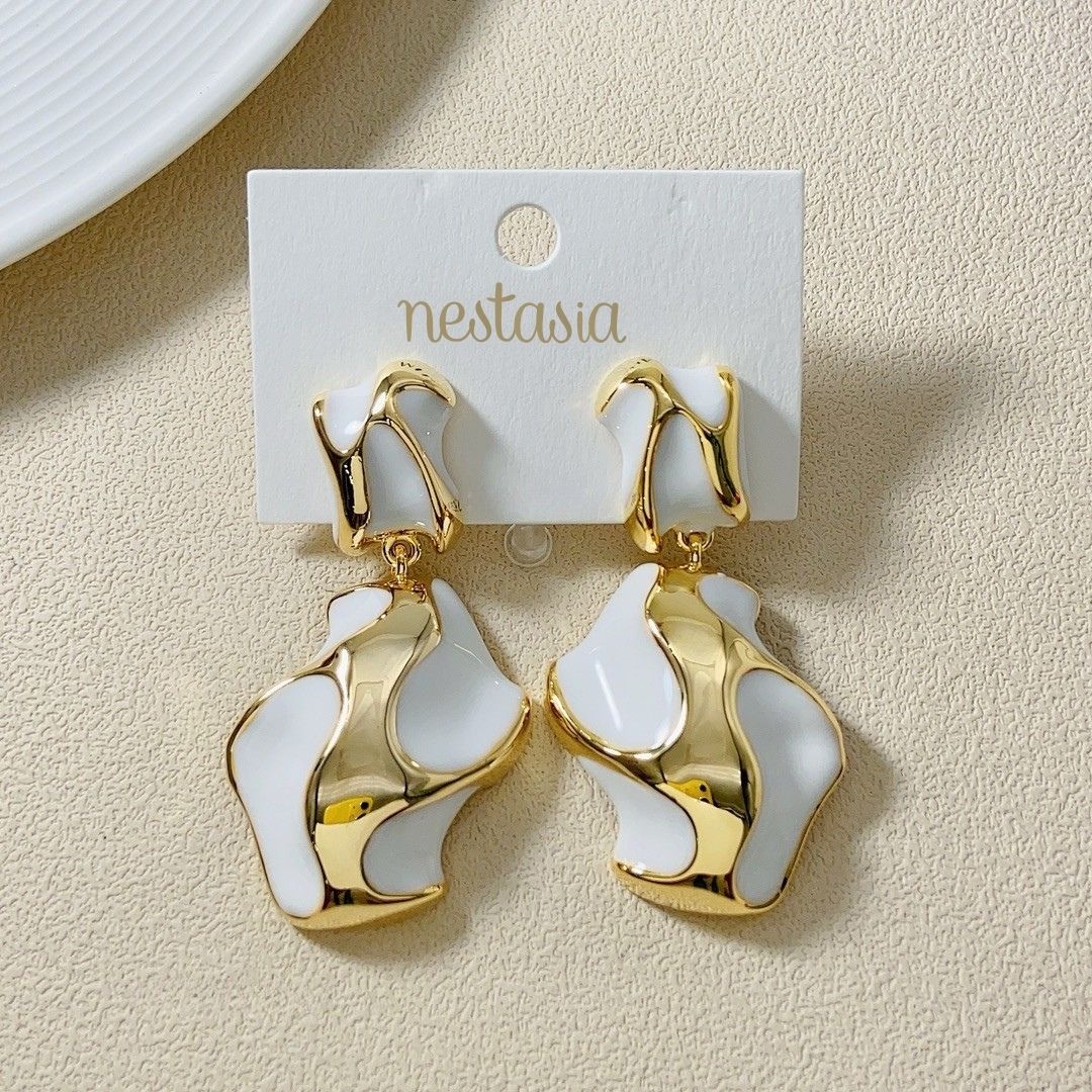 White And Gold Abstract Danglers Nestasia