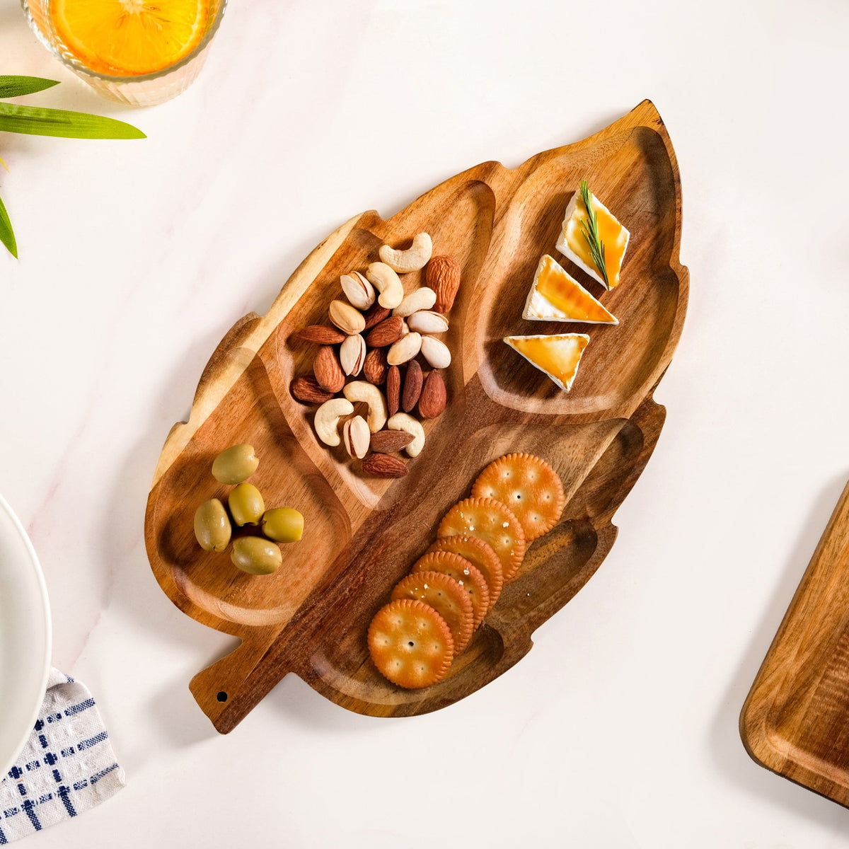 Sectioned Leaf Snack Platter Acacia Wood 12 Inch Nestasia