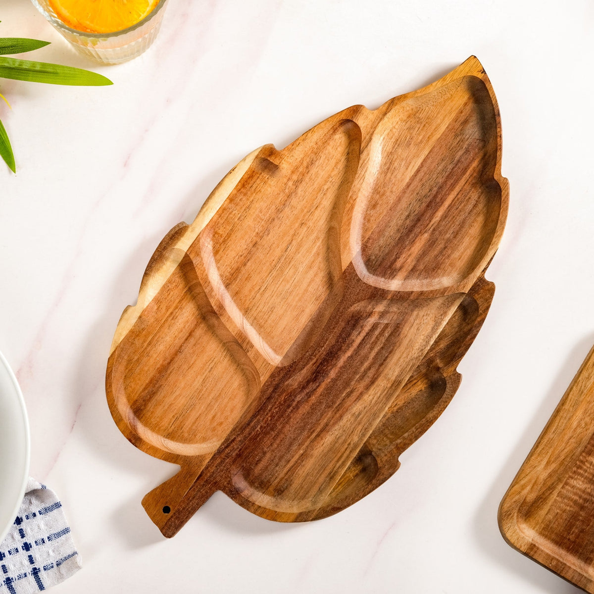 Sectioned Leaf Snack Platter Acacia Wood 12 Inch Nestasia