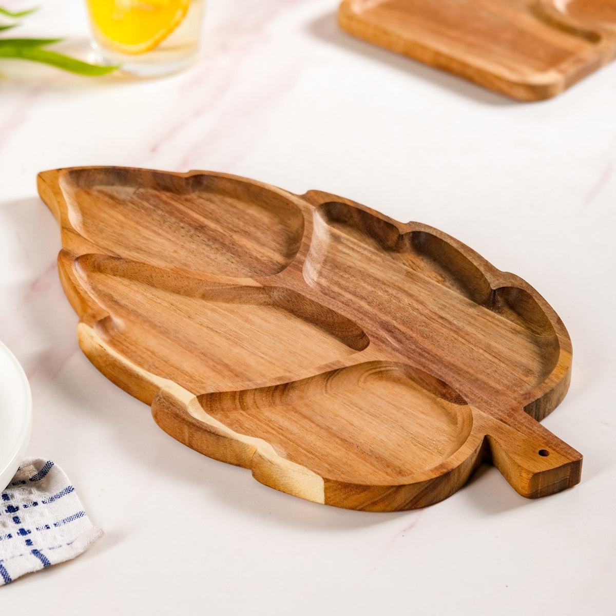 Sectioned Leaf Snack Platter Acacia Wood 12 Inch Nestasia