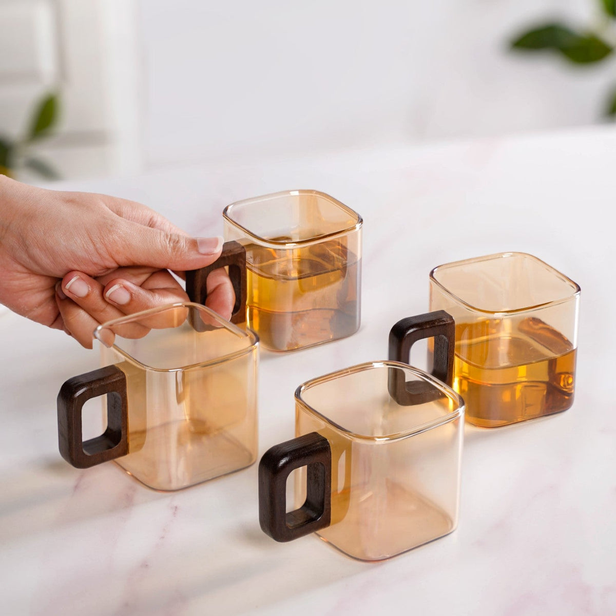 Amber Tinted Square Cups With Wooden Handle Set Of 4 200ml Nestasia
