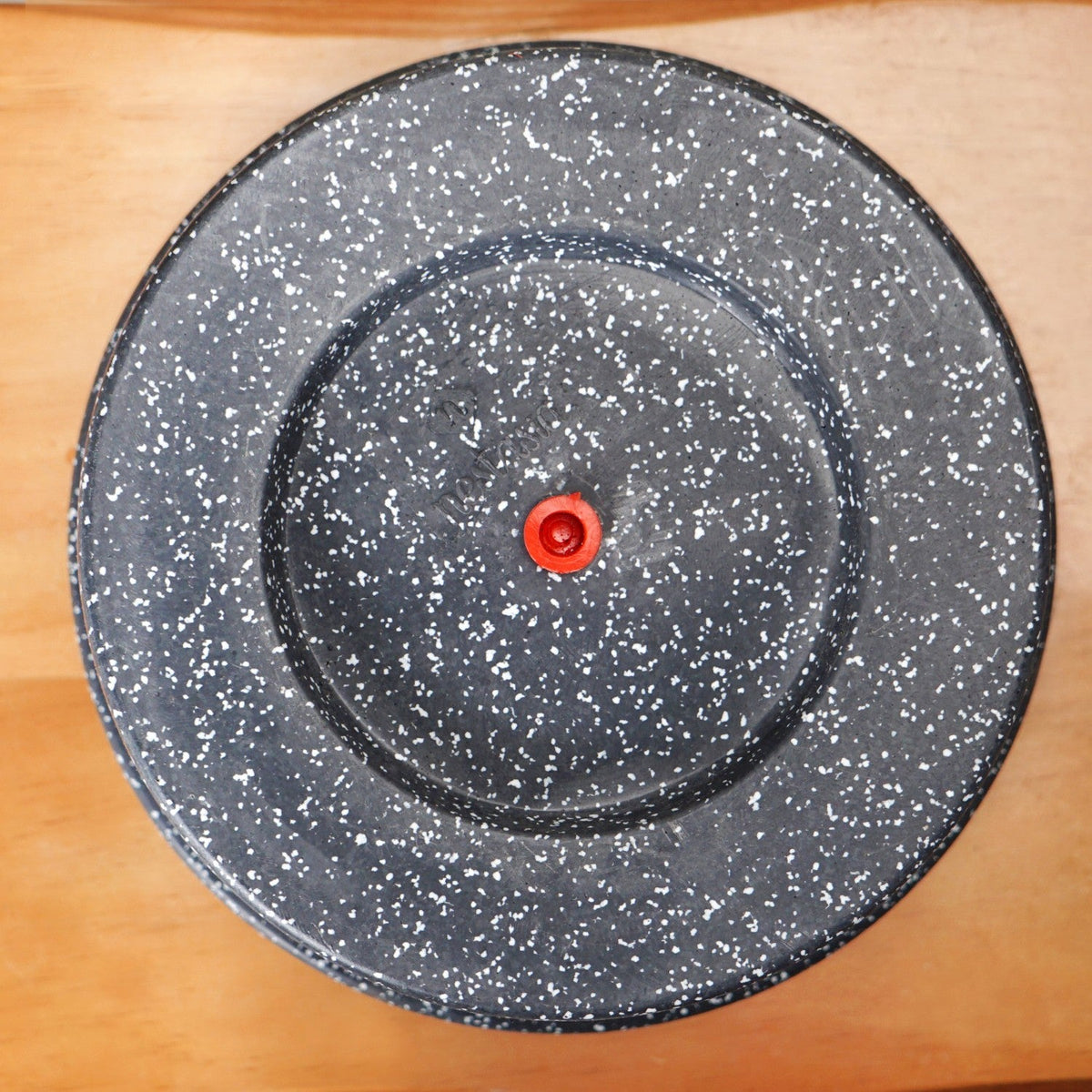 Planterra Grey Planter With Plate 10x9 Inch Nestasia
