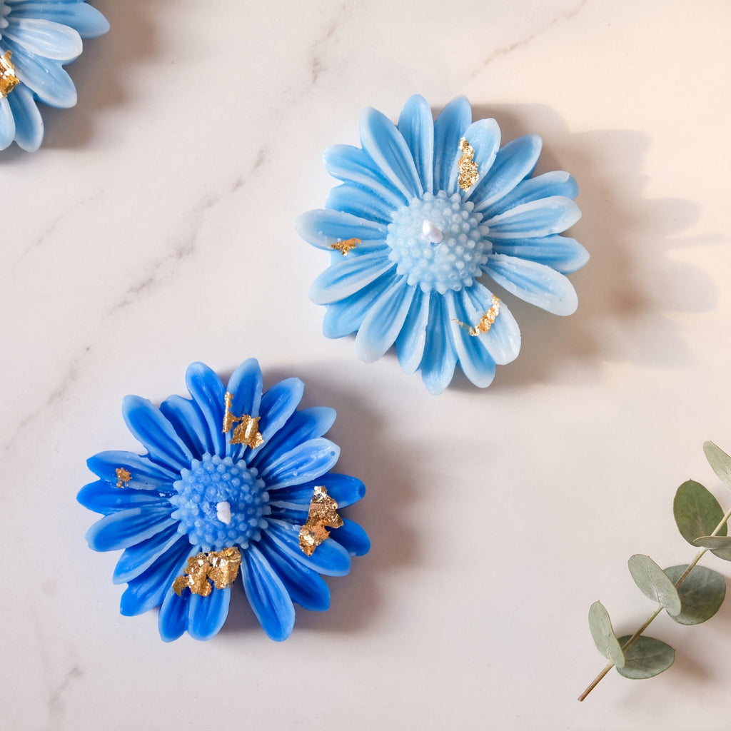 Aqua Flower Floating Candle Set Of 10 In Gift Box Nestasia