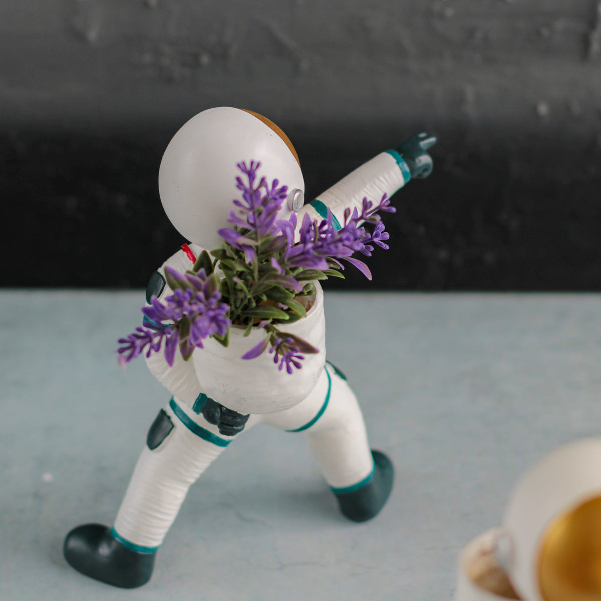 Astronaut Planter Nestasia