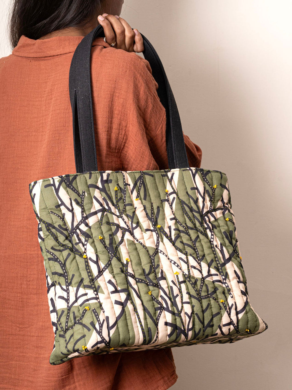 Wilderness Whispers Bag Contrast Living