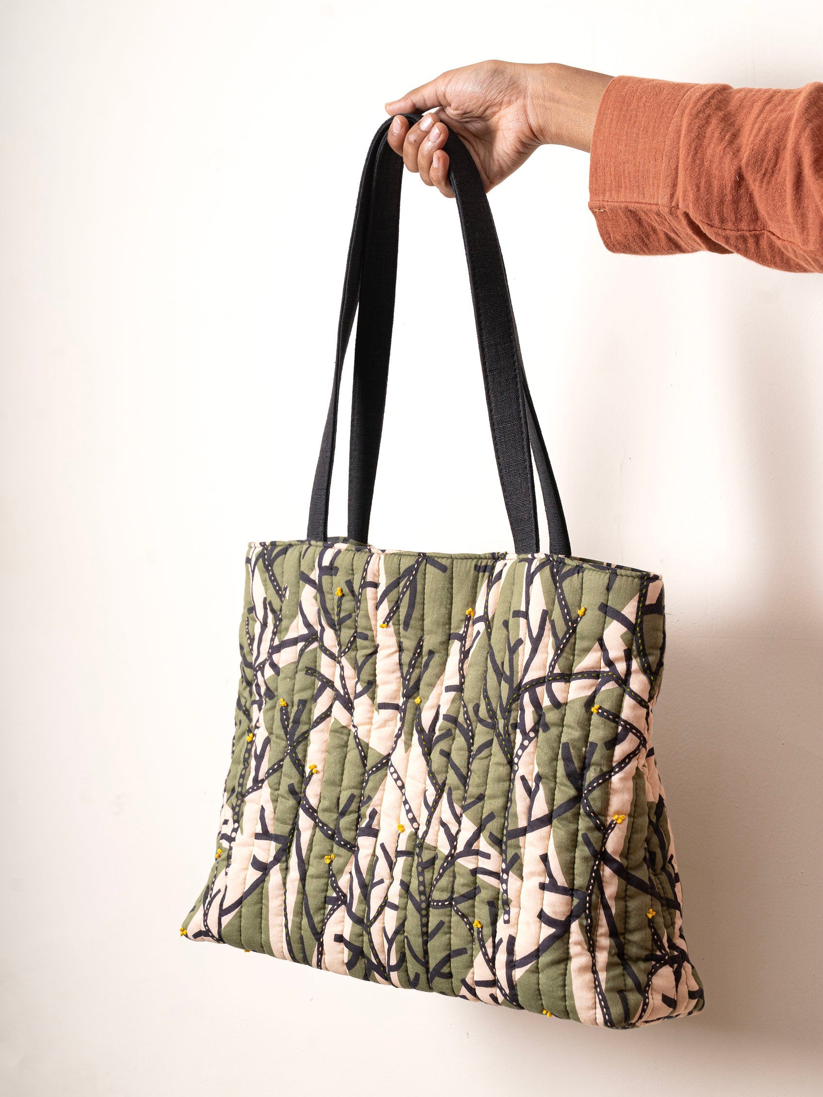 Wilderness Whispers Bag Contrast Living