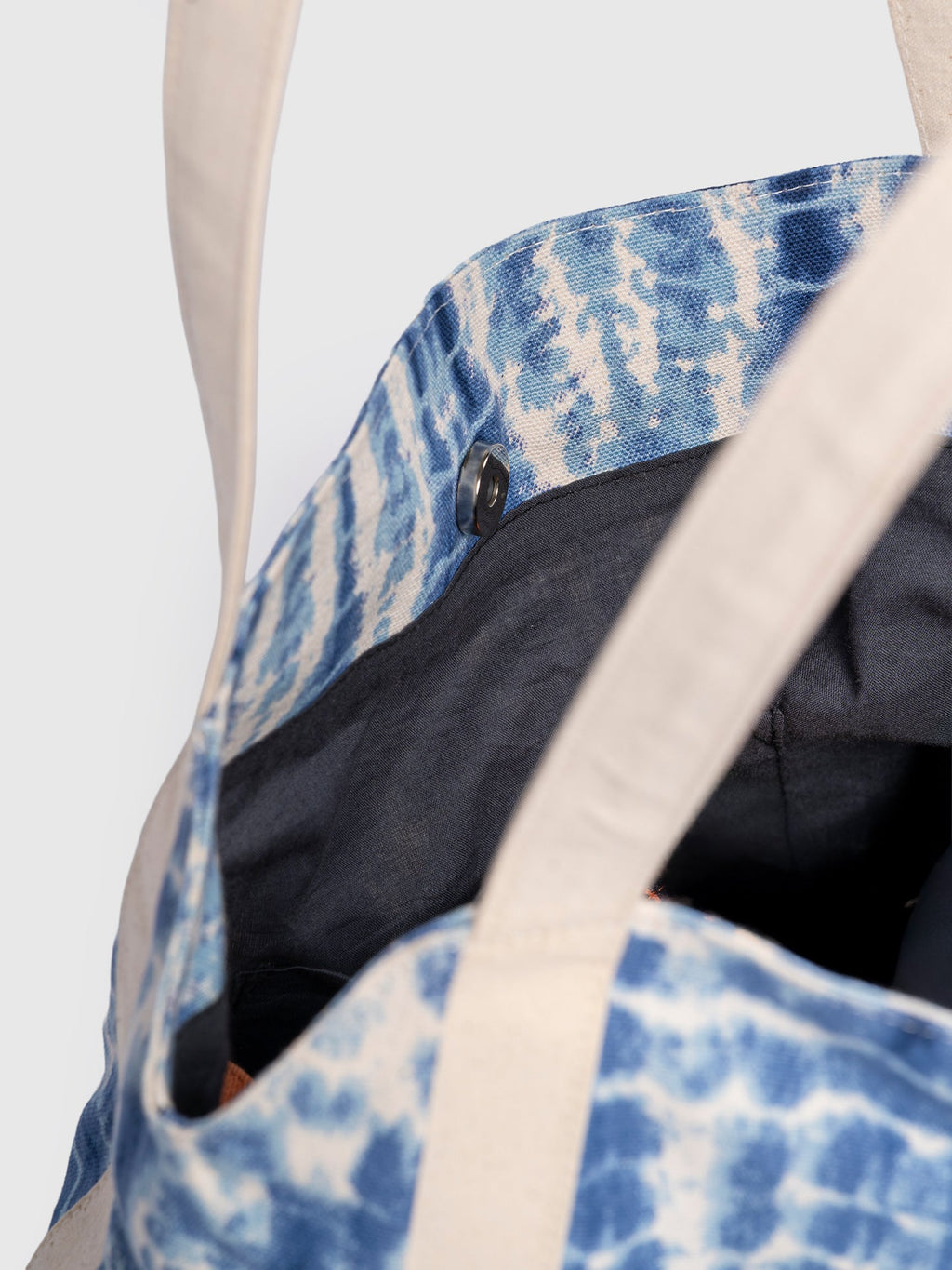 Indigo Wave Tote Contrast Living