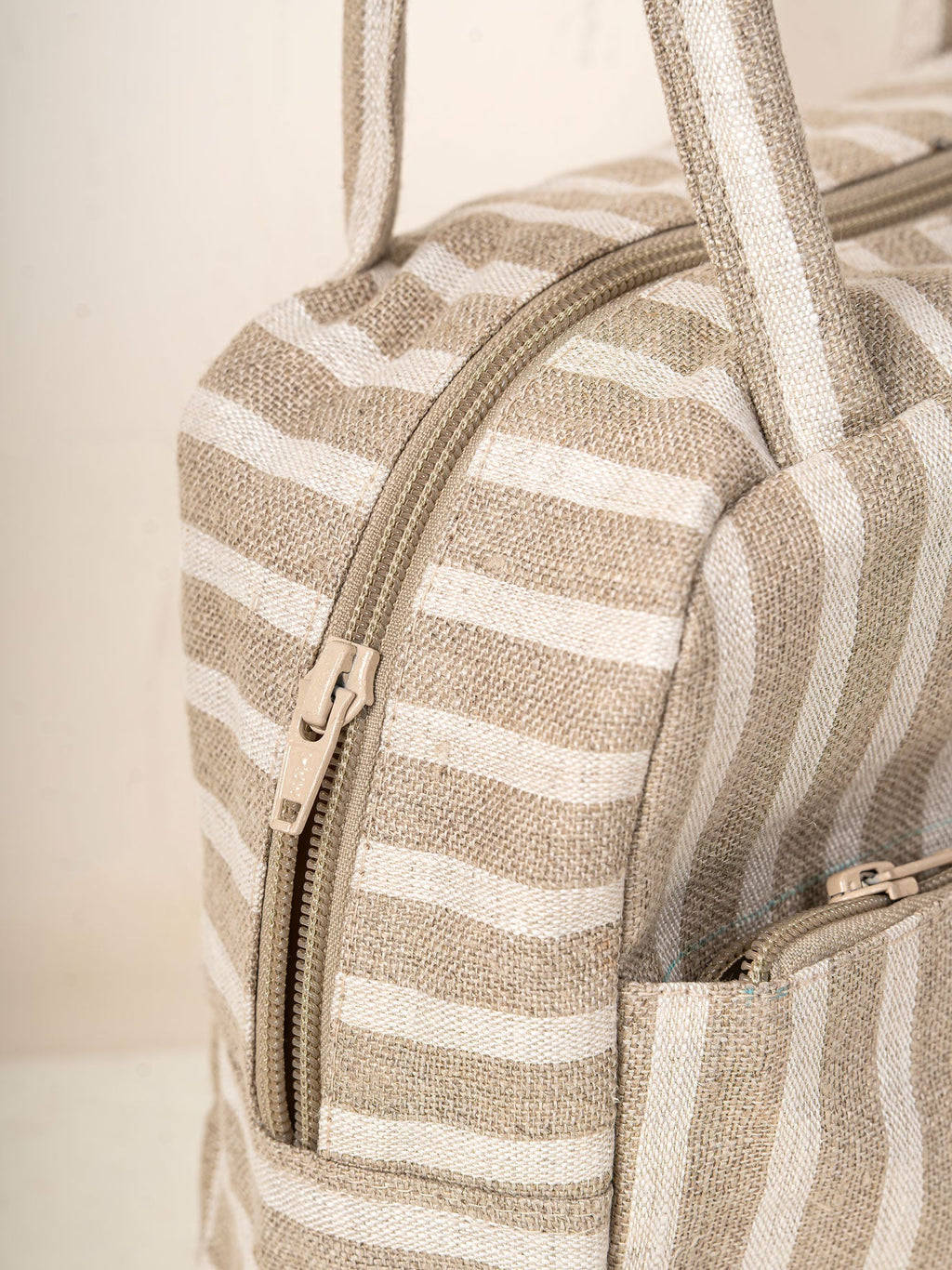 Sandstone Bag Contrast Living