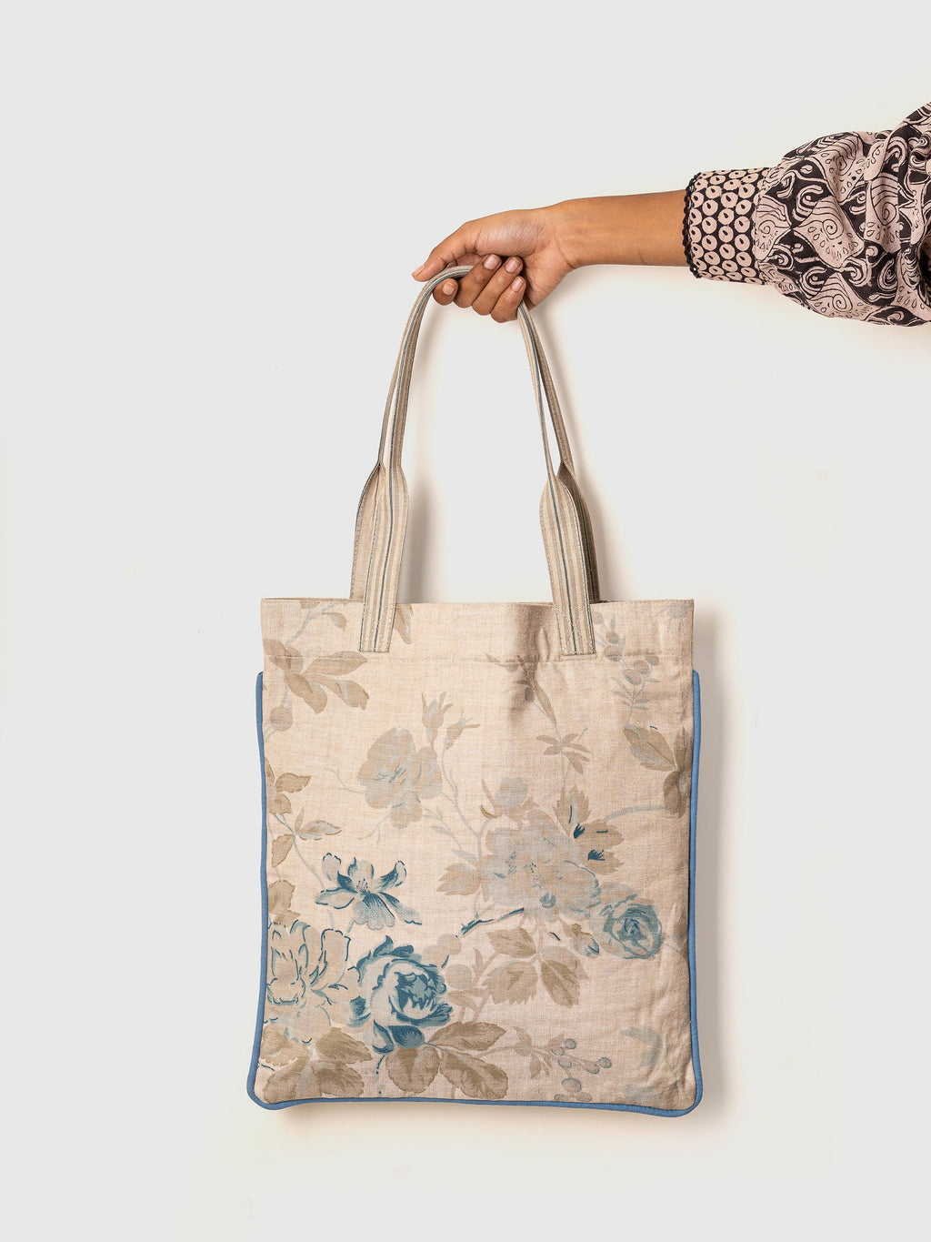 Lueur Bleue Tote Contrast Living